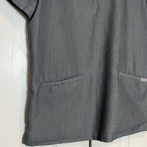 Figs Casma 3 Pocket Short Sleeve Scrub Top - Picture 4 of 10